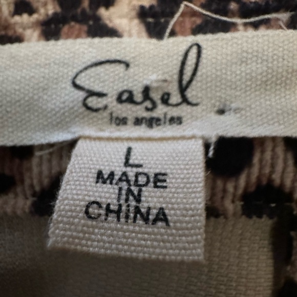 Easel leopard lightweight top/ jacket - Picture 3 of 3